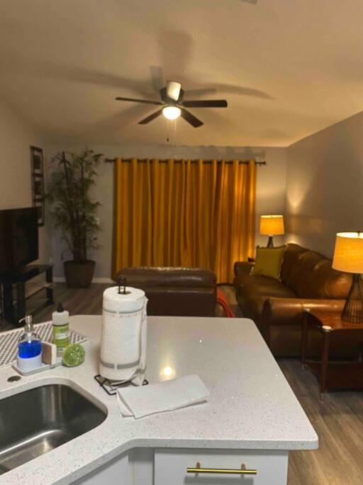 Florida Suburban Oasis ~ Lk Mary/sanford Florida! Hébergement de vacances Sanford