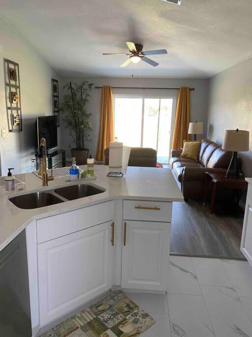Florida Suburban Oasis ~ Lk Mary/sanford Florida! Hébergement de vacances Sanford